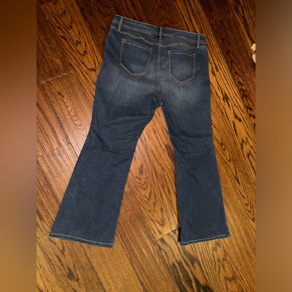 Women’s torrid bootcut jeans - Picture 3 of 3